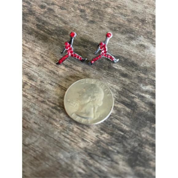 MICHAEL JORDAN SILVER - PLATED PAIR STUD EARRINGS SILVER RED JUMPMAN JUMP MAN - Picture 3 of 9